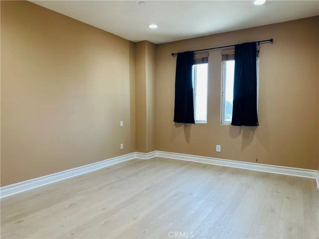 5555 Carpenter 4, Valley Village, CA 91607