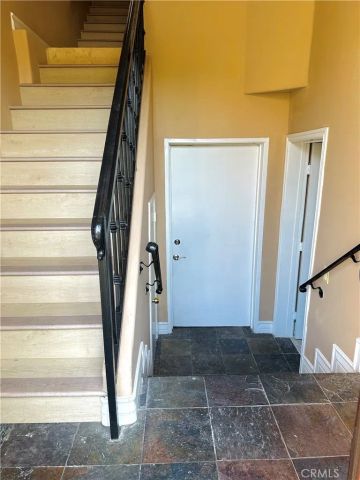 5555 Carpenter 4, Valley Village, CA 91607