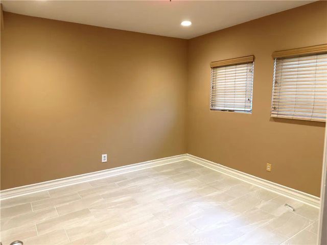 5555 Carpenter 4, Valley Village, CA 91607