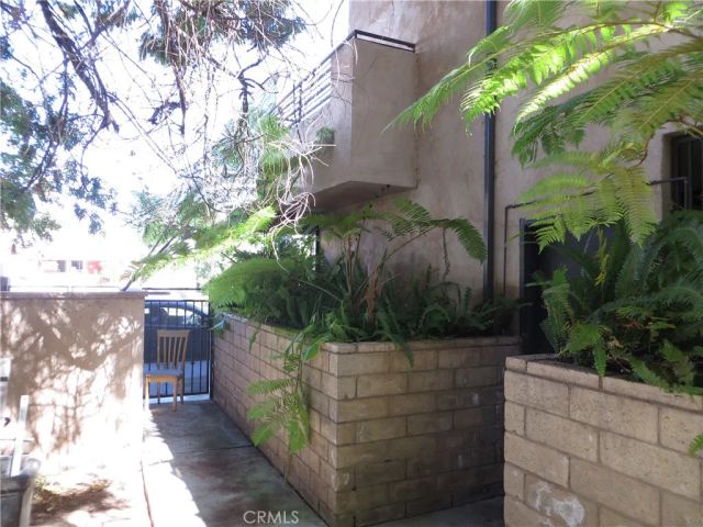 5555 Carpenter 4, Valley Village, CA 91607