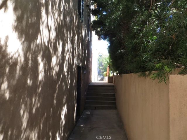 5555 Carpenter 4, Valley Village, CA 91607