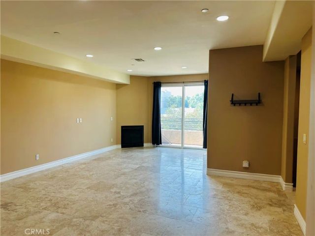 5555 Carpenter 4, Valley Village, CA 91607