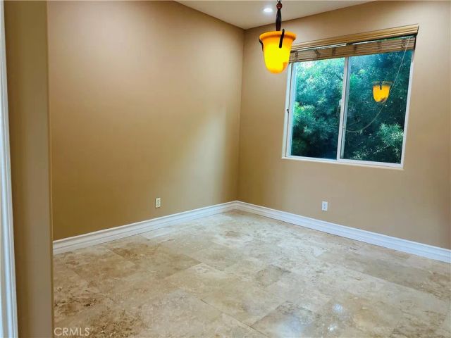5555 Carpenter 4, Valley Village, CA 91607