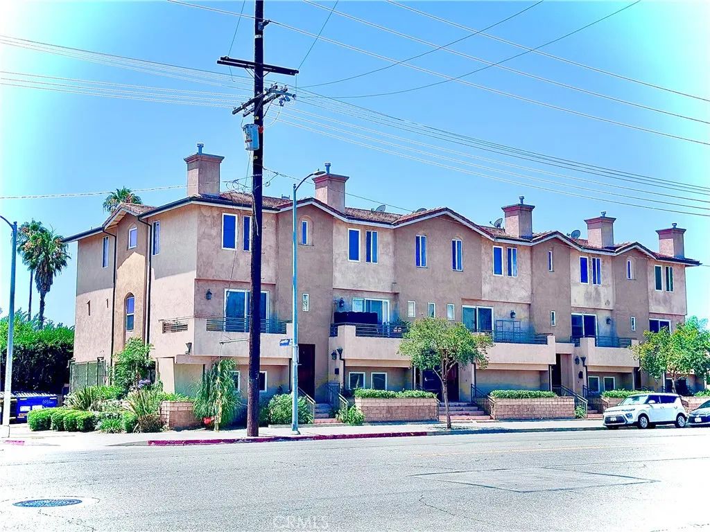 5555 Carpenter 4, Valley Village, CA 91607