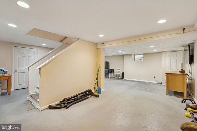 145 MERRYBROOK DR, Havertown, PA 19083