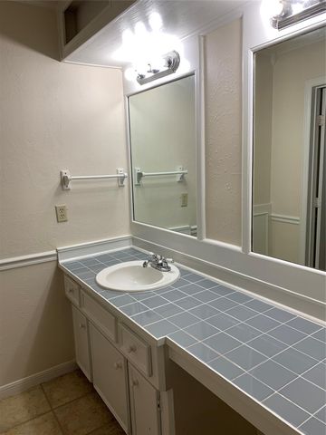 15015 Gladebrook Drive, Houston, TX 77068