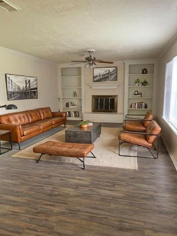 15015 Gladebrook Drive, Houston, TX 77068