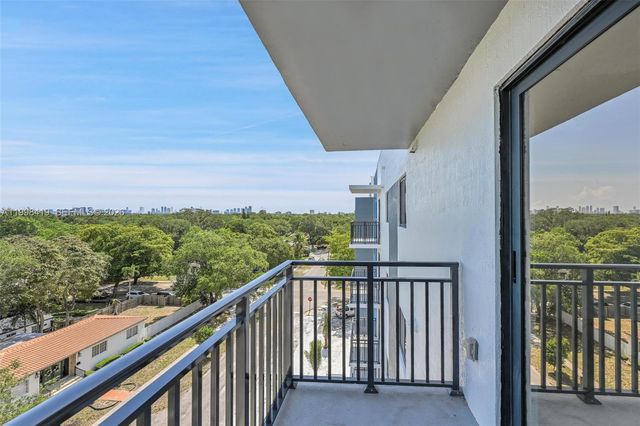 840 NE 130th Street 601, North Miami, FL 33161