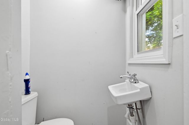 69 Prospect Avenue, Gloversville, NY 12078