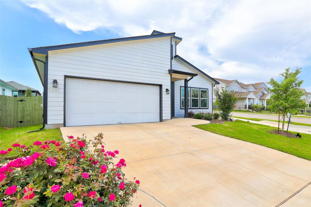 9601 Eloquence DR, Manor, TX 78653