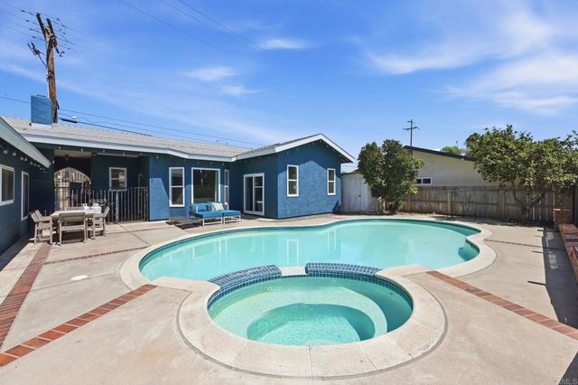 2351 Stewart Place, Escondido, CA 92027
