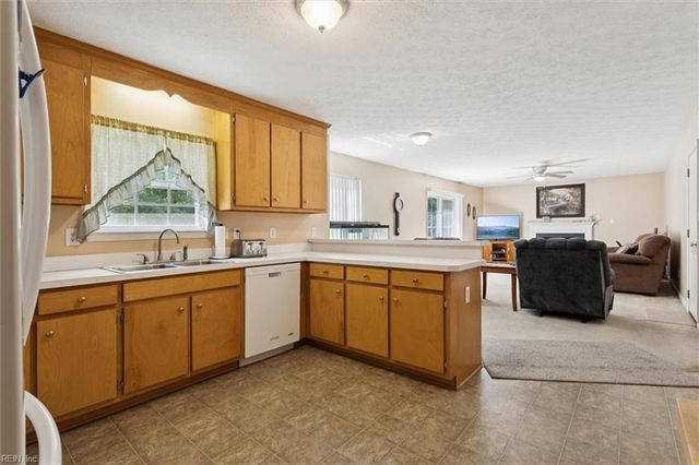 402 Boundary RD, Yorktown, VA 23690