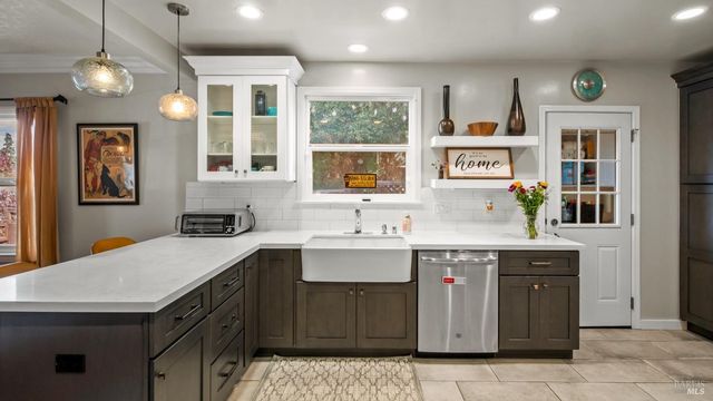 725 Valle Vista Ave, Vallejo, CA 94590