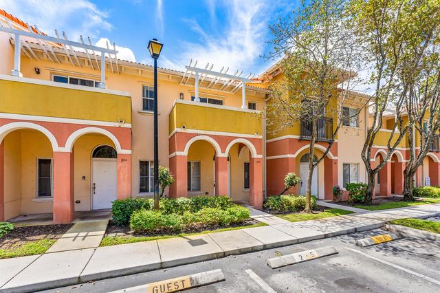205 S Santa Catalina Circle 205, North Lauderdale, FL 33068