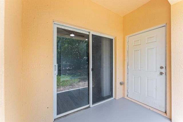 205 S Santa Catalina Circle 205, North Lauderdale, FL 33068