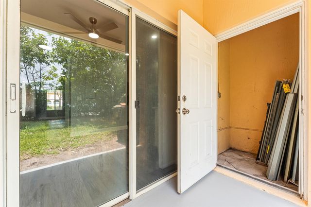 205 S Santa Catalina Circle 205, North Lauderdale, FL 33068