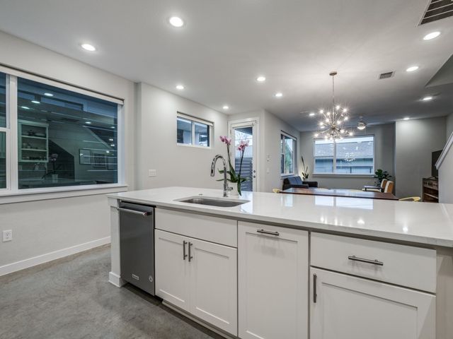 5404 Winton Street, Dallas, TX 75206