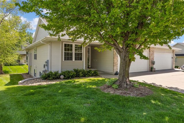 6620 Waterview Dr SW, Cedar Rapids, IA 52404