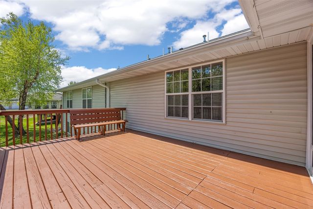6620 Waterview Dr SW, Cedar Rapids, IA 52404