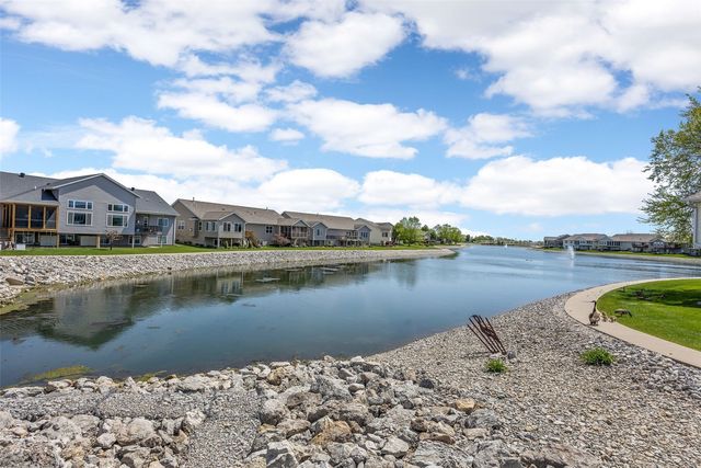 6620 Waterview Dr SW, Cedar Rapids, IA 52404