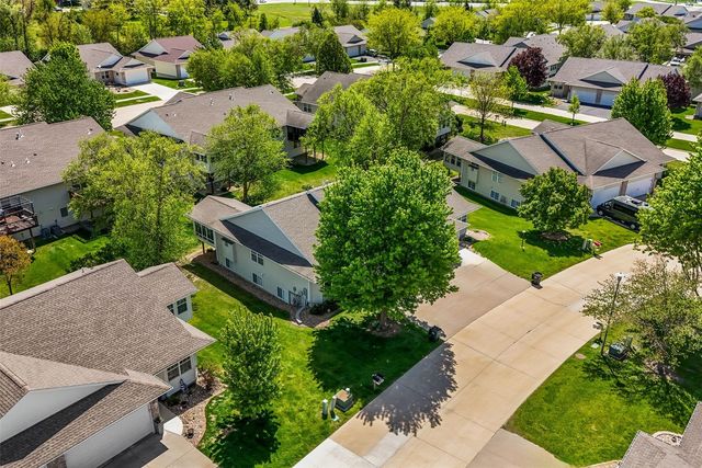 6620 Waterview Dr SW, Cedar Rapids, IA 52404