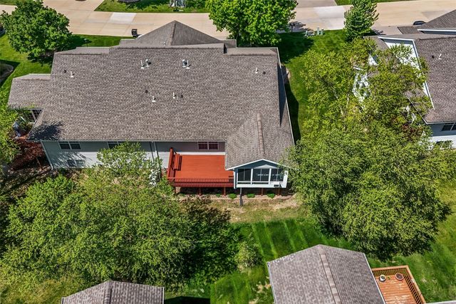 6620 Waterview Dr SW, Cedar Rapids, IA 52404