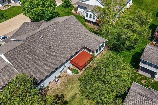 6620 Waterview Dr SW, Cedar Rapids, IA 52404