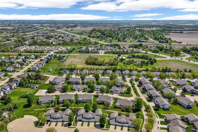 6620 Waterview Dr SW, Cedar Rapids, IA 52404