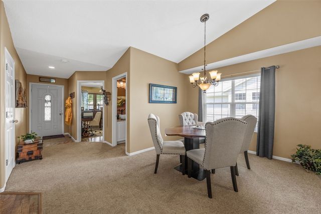 6620 Waterview Dr SW, Cedar Rapids, IA 52404