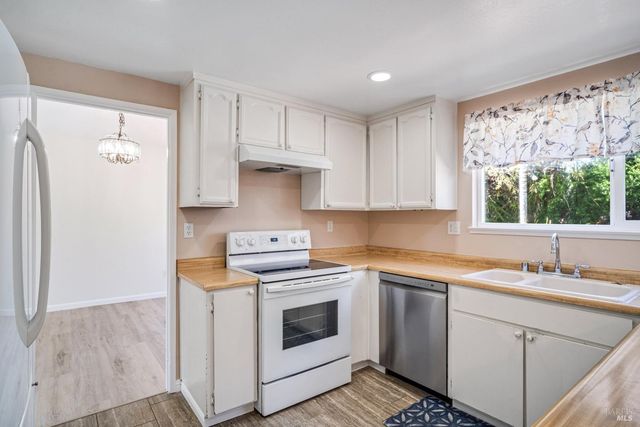 4491 Filbert Ct, Rohnert Park, CA 94928