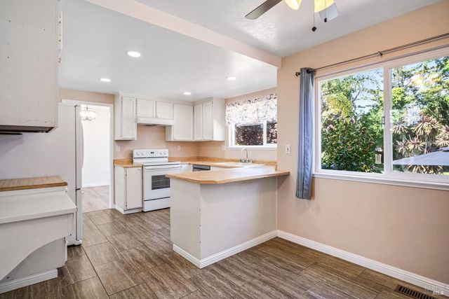 4491 Filbert Ct, Rohnert Park, CA 94928