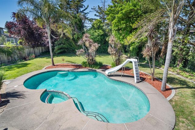 4491 Filbert Ct, Rohnert Park, CA 94928