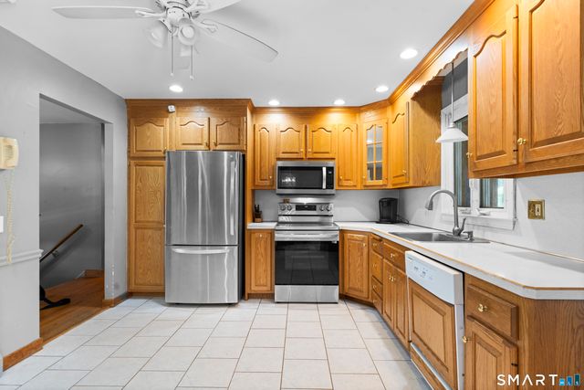 55 Hacienda Circle, Southington, CT 06479