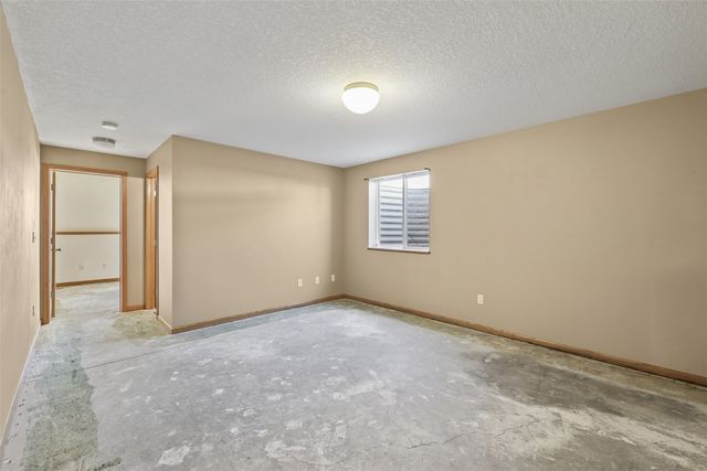 201 S 20th Street, Indianola, IA 50125