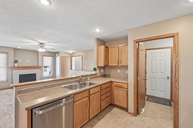 201 S 20th Street, Indianola, IA 50125