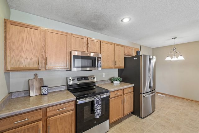 201 S 20th Street, Indianola, IA 50125