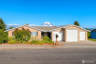 9926 257th St Court E, Graham, WA 98338