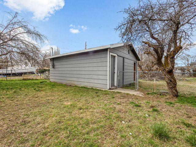 3854 Summers Lane, Klamath Falls, OR 97603