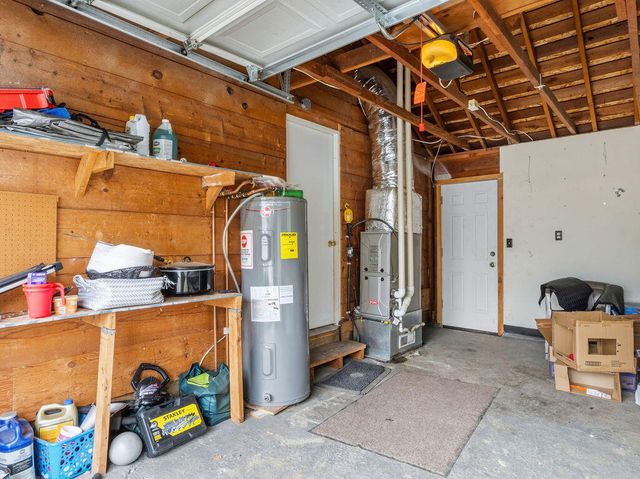 3854 Summers Lane, Klamath Falls, OR 97603