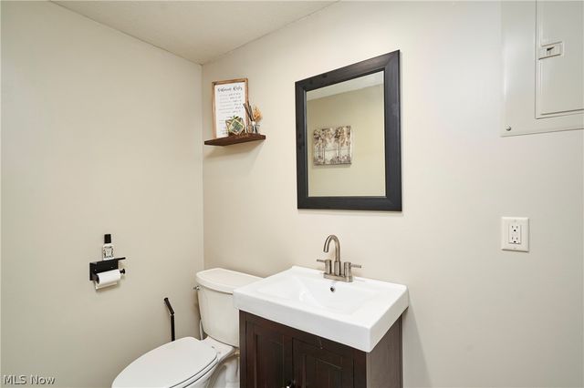 7903 Stoneridge Road, Macedonia, OH 44056