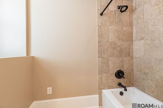 11447 Center Court Blvd, Baton Rouge, LA 70810