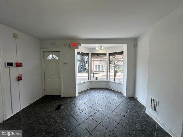 37 W MAPLEWOOD MALL, Philadelphia, PA 19144