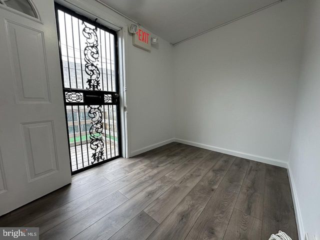 37 W MAPLEWOOD MALL, Philadelphia, PA 19144