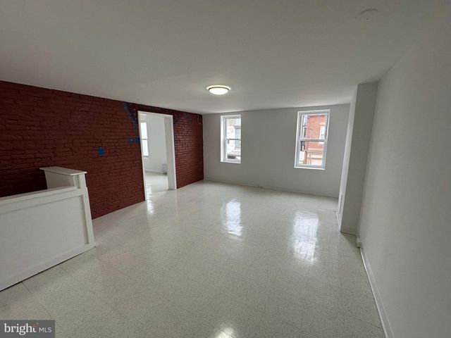 37 W MAPLEWOOD MALL, Philadelphia, PA 19144