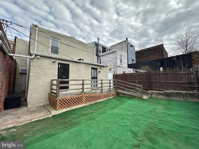 37 W MAPLEWOOD MALL, Philadelphia, PA 19144