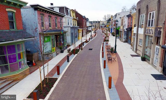 37 W MAPLEWOOD MALL, Philadelphia, PA 19144