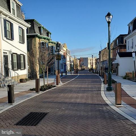 37 W MAPLEWOOD MALL, Philadelphia, PA 19144