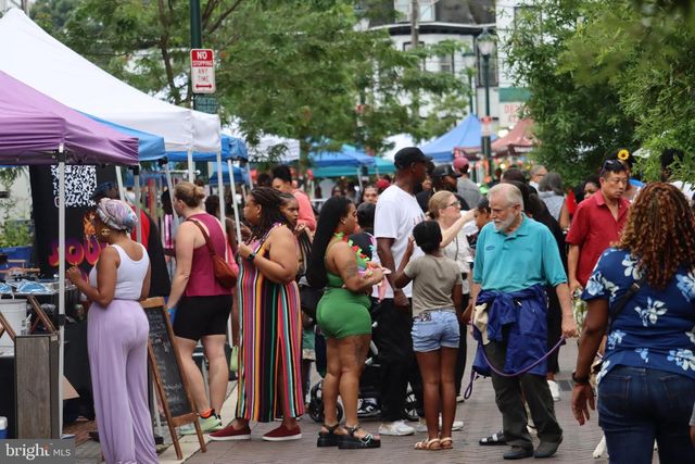 37 W MAPLEWOOD MALL, Philadelphia, PA 19144