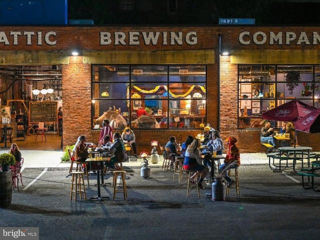 37 W MAPLEWOOD MALL, Philadelphia, PA 19144