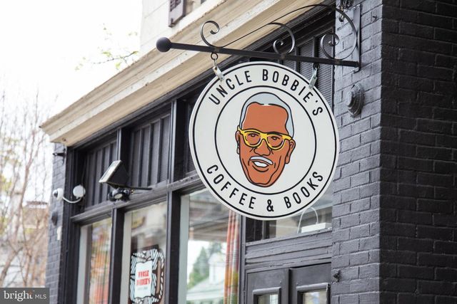 37 W MAPLEWOOD MALL, Philadelphia, PA 19144